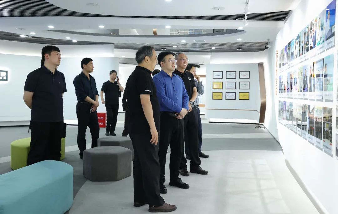 凤台县县长率队考察金沙娱场城app7979集团，共探科技赋能“大托管”和乡村振兴创新路